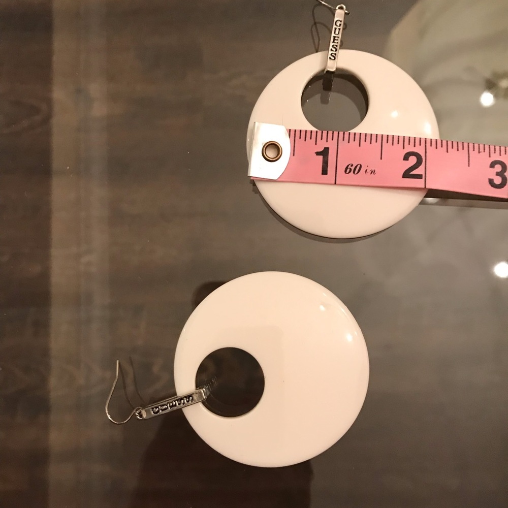 Retro Mod Guess earrings. - Picture 4 of 4